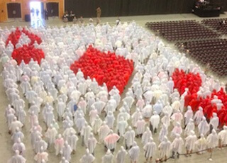 largest human play card largest human playing card